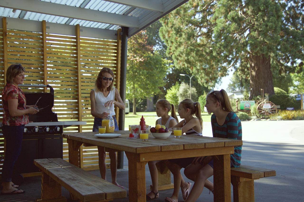 Geraldine Top 10 Holiday Park Exterior foto